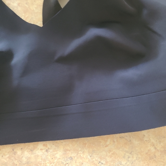 NWT Athleta Black/Navy D-DD Crossover Reversible Medium Support Bra in Small - Picture 3 of 6